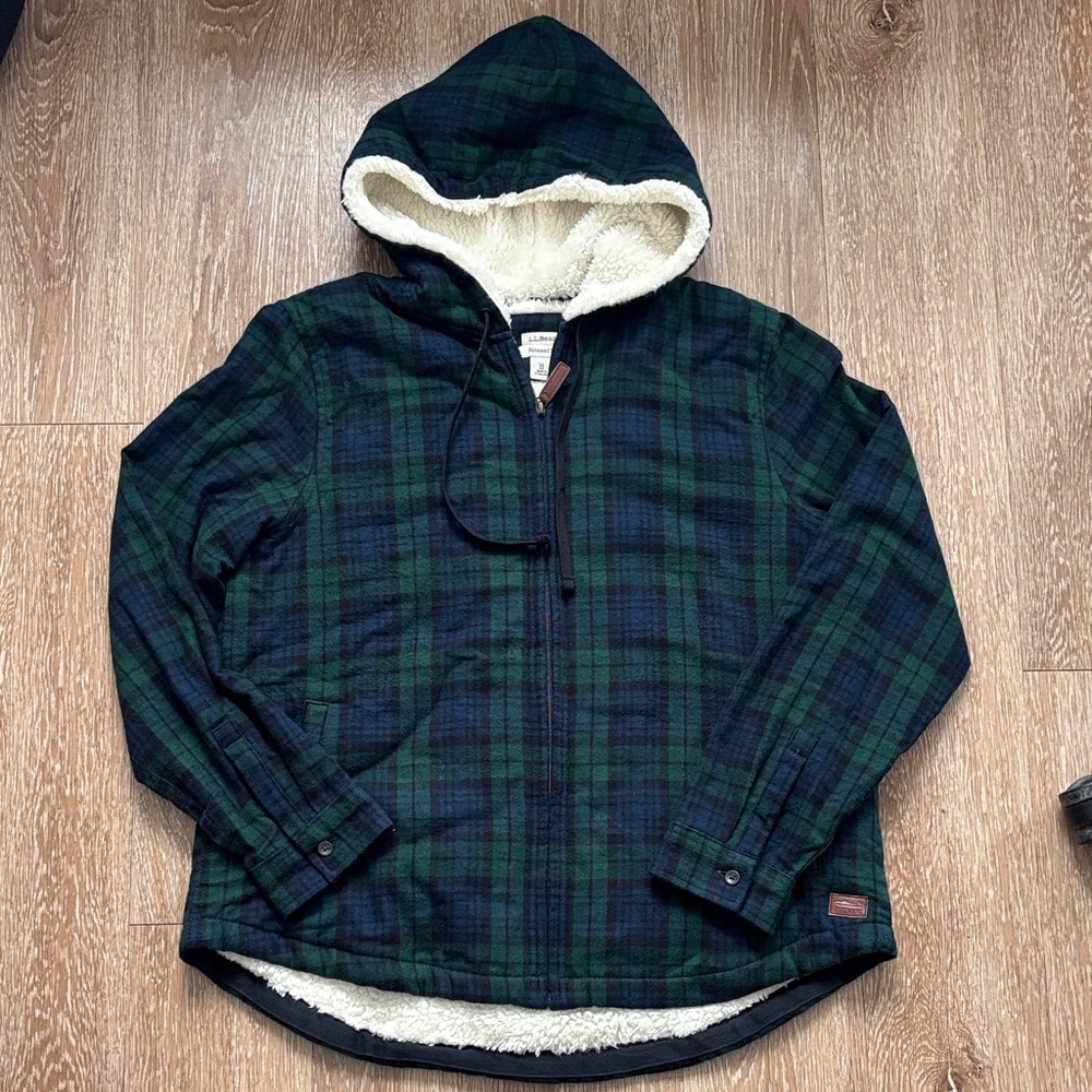 LL Bean Scotch Plaid Flannel navy/green Shirt Jacket/Hoodie Sherpa Lined, Medium